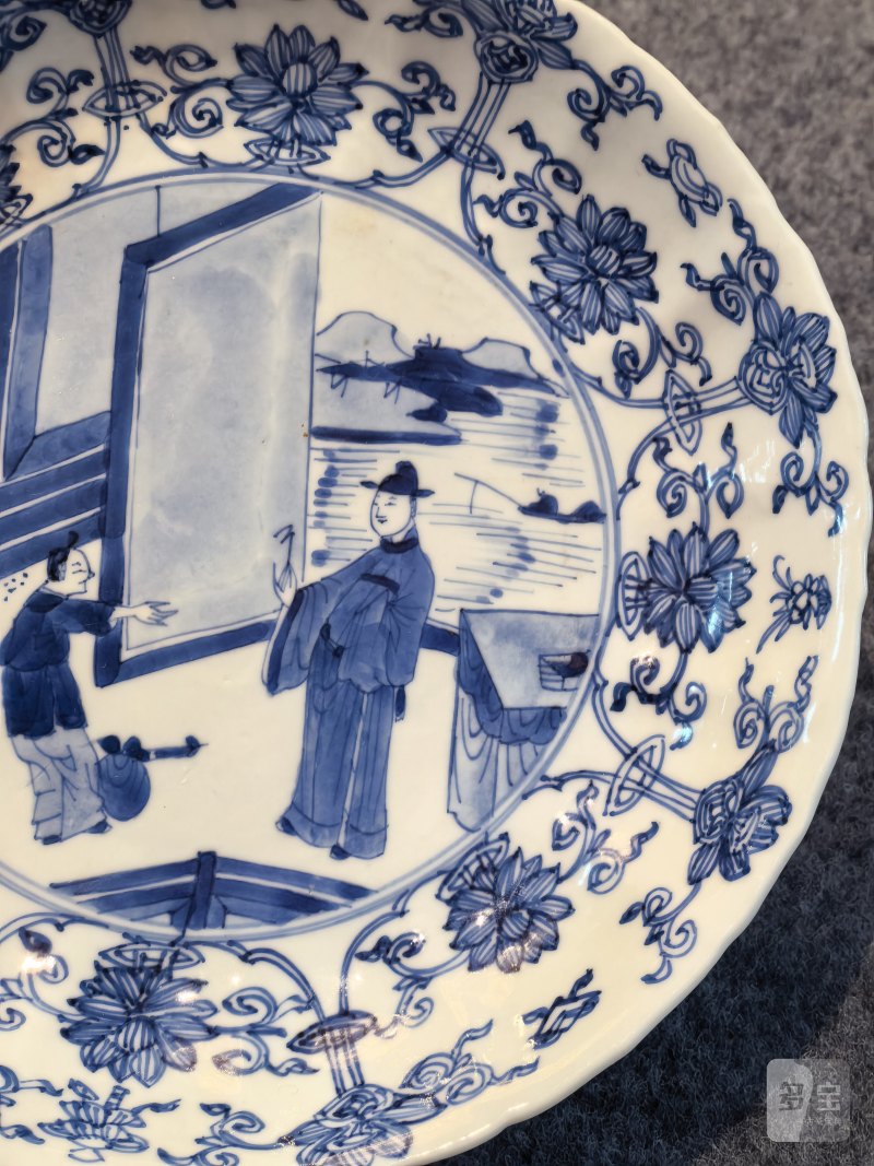 清康熙 青花人物瓜棱型盘一对 - 图22